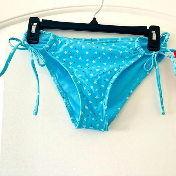 Xhilaration Women’s Baby Blue Floral Bikini Bottom Medium Size - Picture 8 of 10